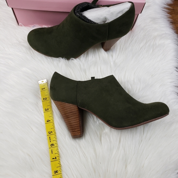 Crown Vintage dark green Tabitha booties NIB - Picture 7 of 14